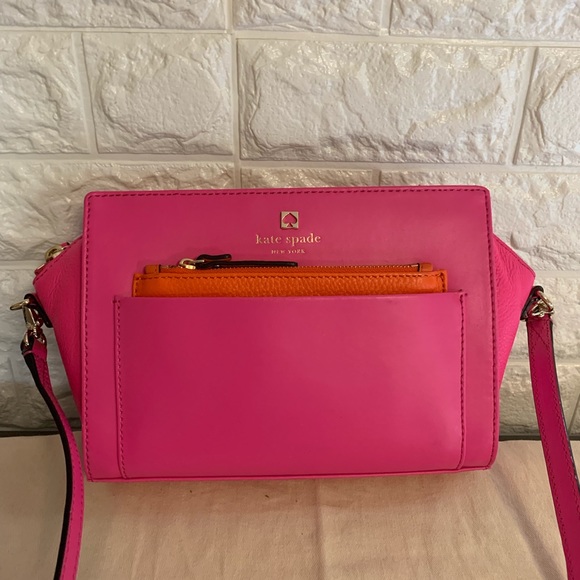 kate spade Handbags - NWOT KATE SOADE PINK LEATHER CROSSBODY